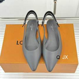 Picture of Louis Vuitton Shoes _SKULVsz35-40JX120112342